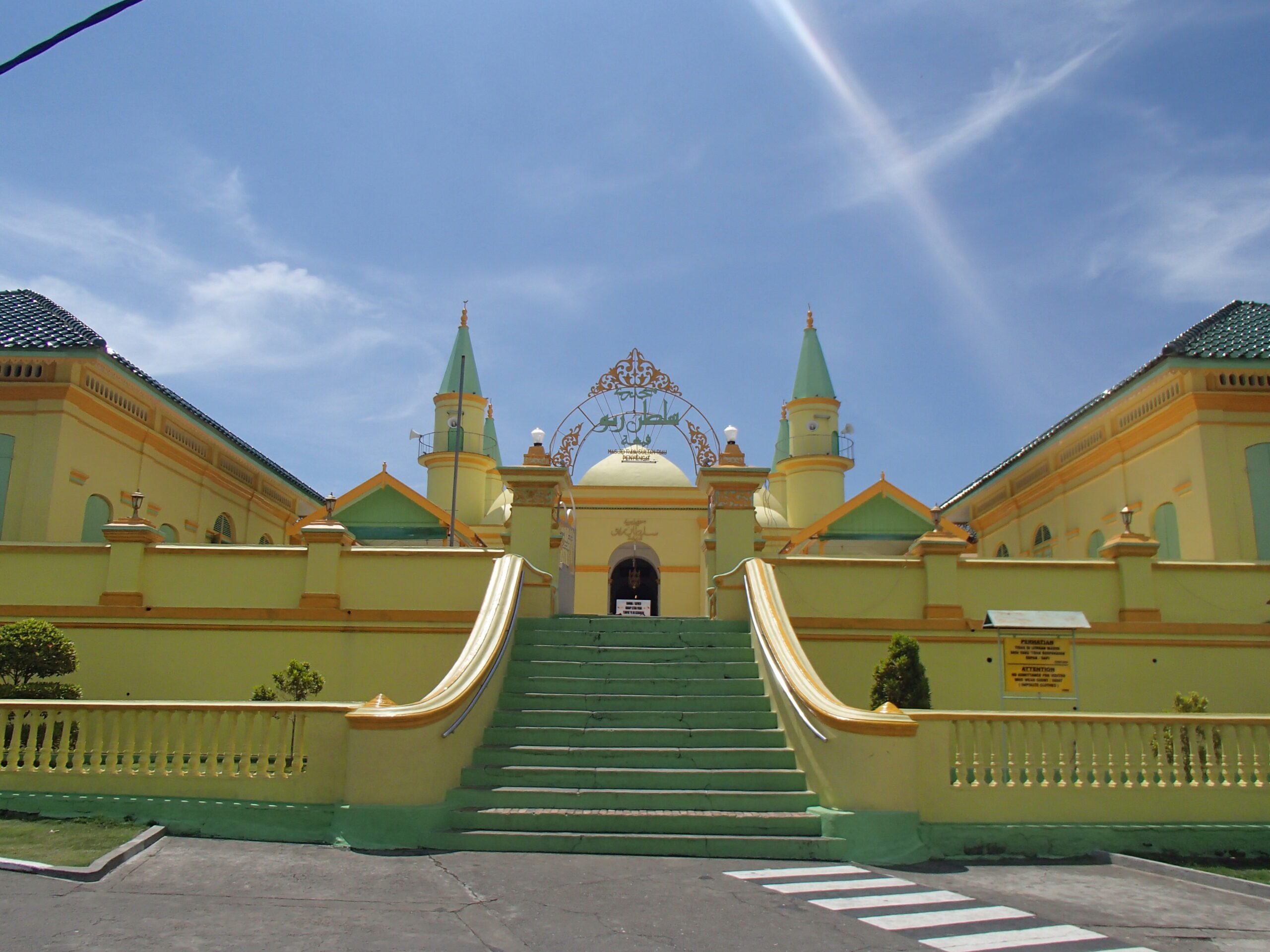 Masjid Sultan Riau Di Pulau Penyenggat NININMENULIS